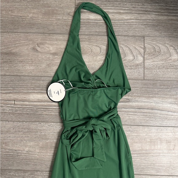 Elegant Green Halter Maxi Dress with front cut outs and wrap around tie - Picture 5 of 6